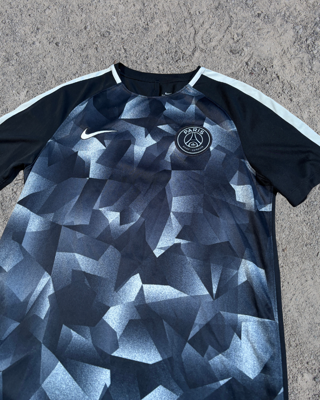 Paris Saint-Germain Trikot Training (M) Paris Saint-Germain Trikot Training (M)