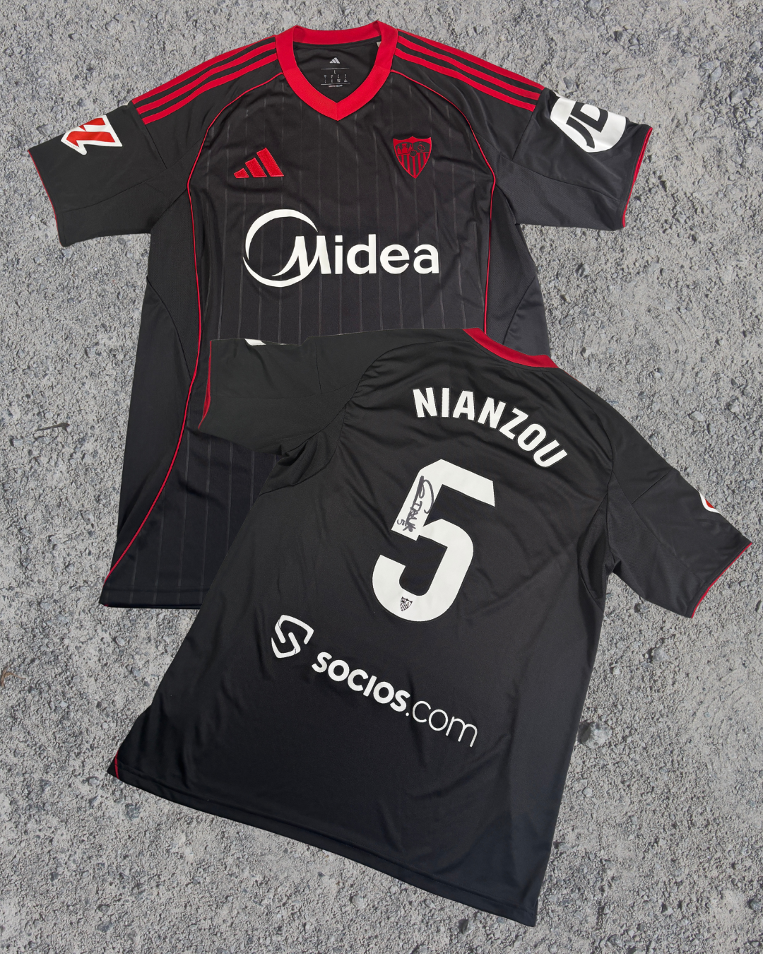 FC Sevilla Trikot Drittes Nianzu Signiert (L)