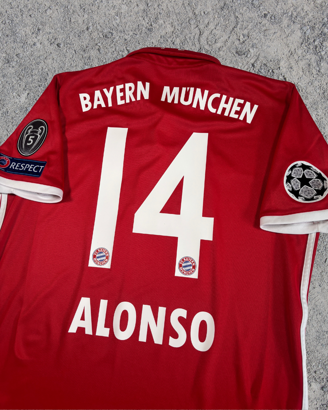 FC Bayern Trikot Alonso (L) 
