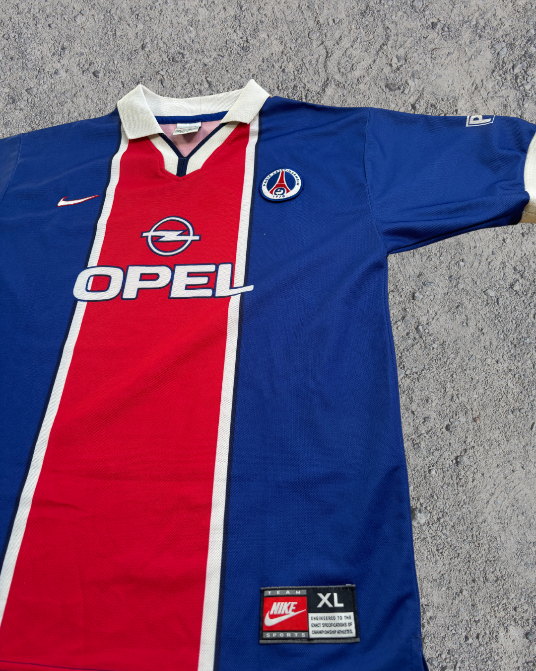 Paris Saint-Germain Trikot (176) Paris Saint-Germain Trikot (176)