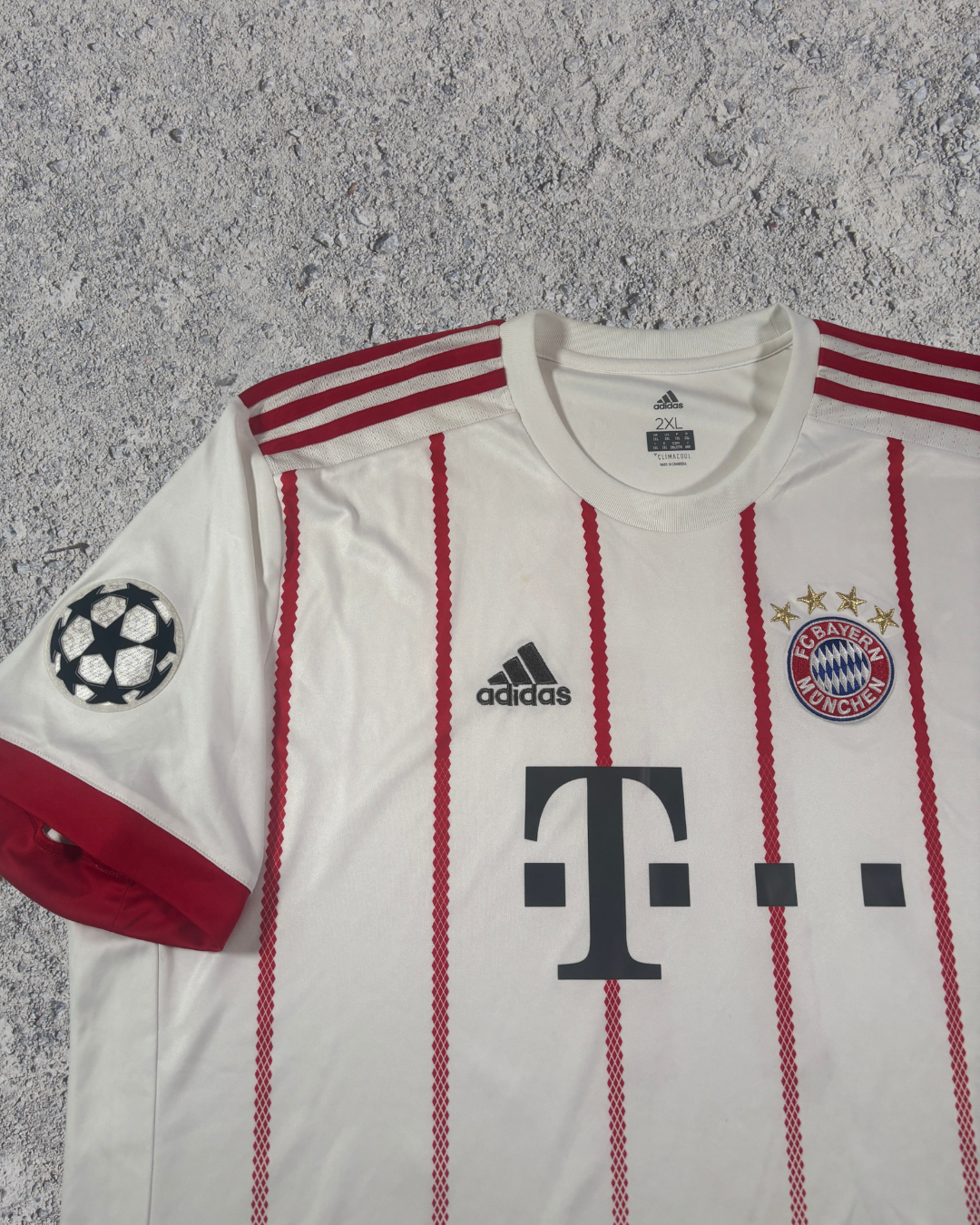FC Bayern Trikot Drittes James (XXL) 