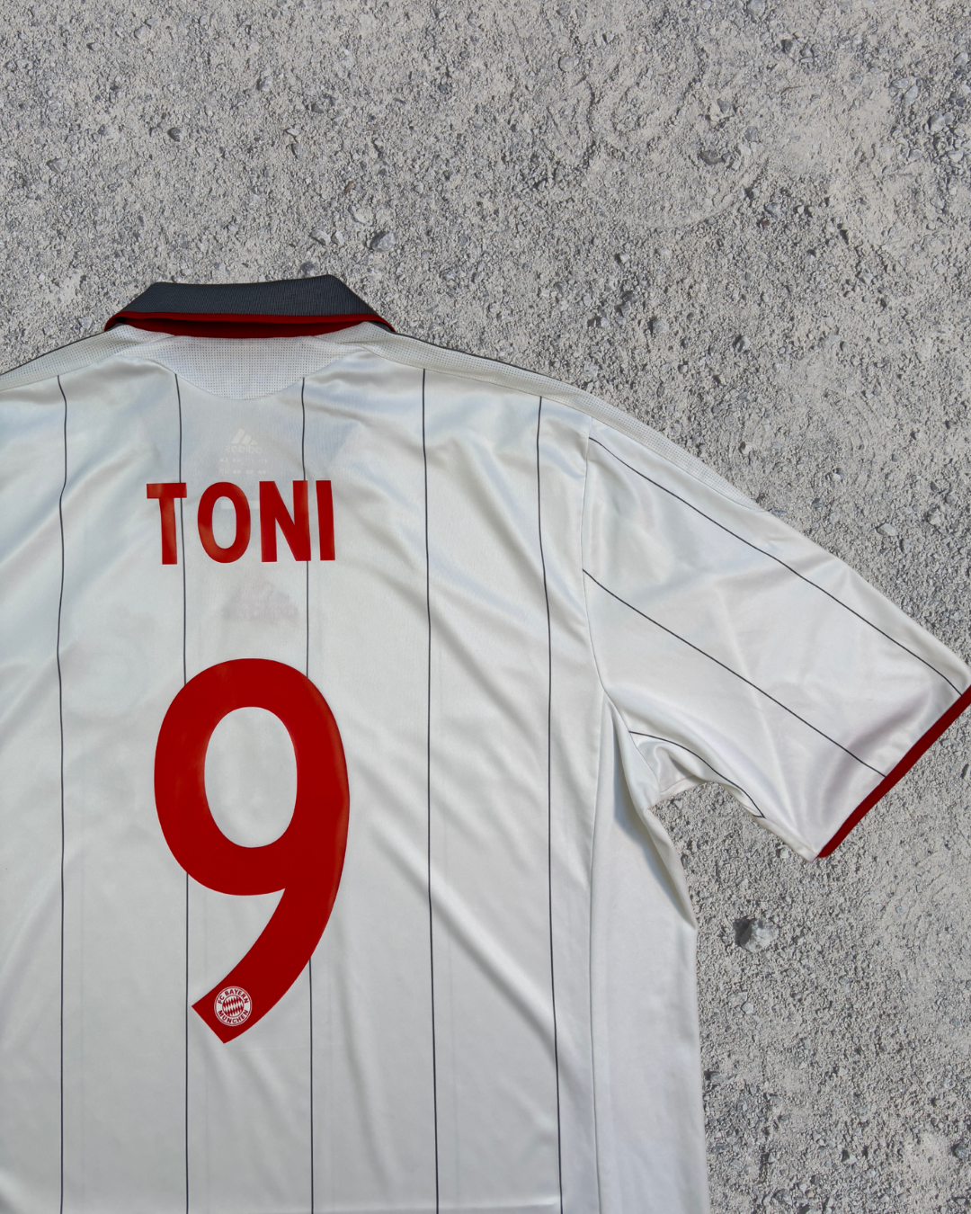 FC Bayern Trikot Drittes Toni (XL) FC Bayern Trikot Drittes Toni (XL)