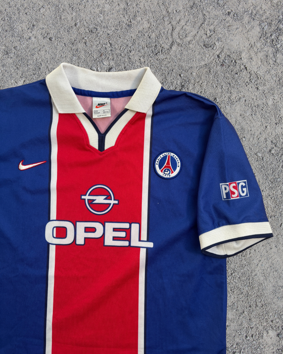 Paris Saint-Germain Trikot (176) Paris Saint-Germain Trikot (176)
