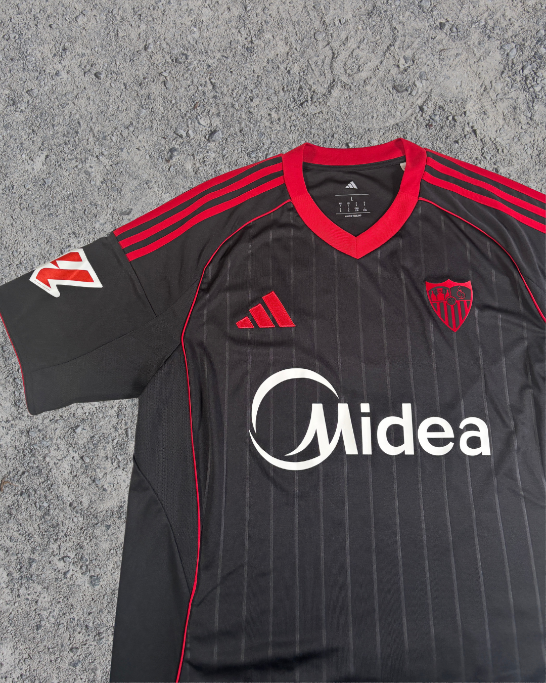 FC Sevilla Trikot Drittes Nianzu Signiert (L)