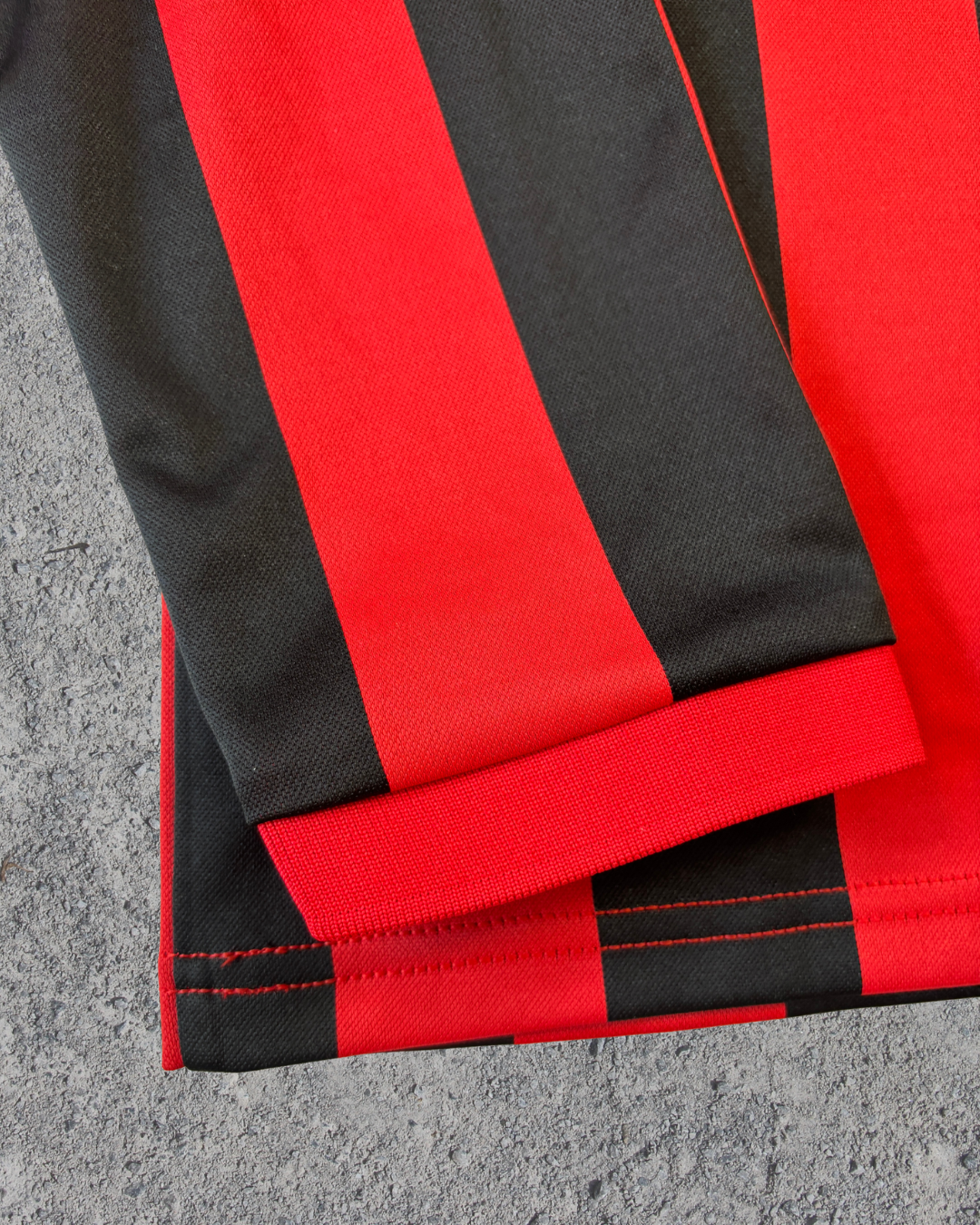 AC Milan Trikot 125 Jahre Jubiläum Rafael Leao (L)