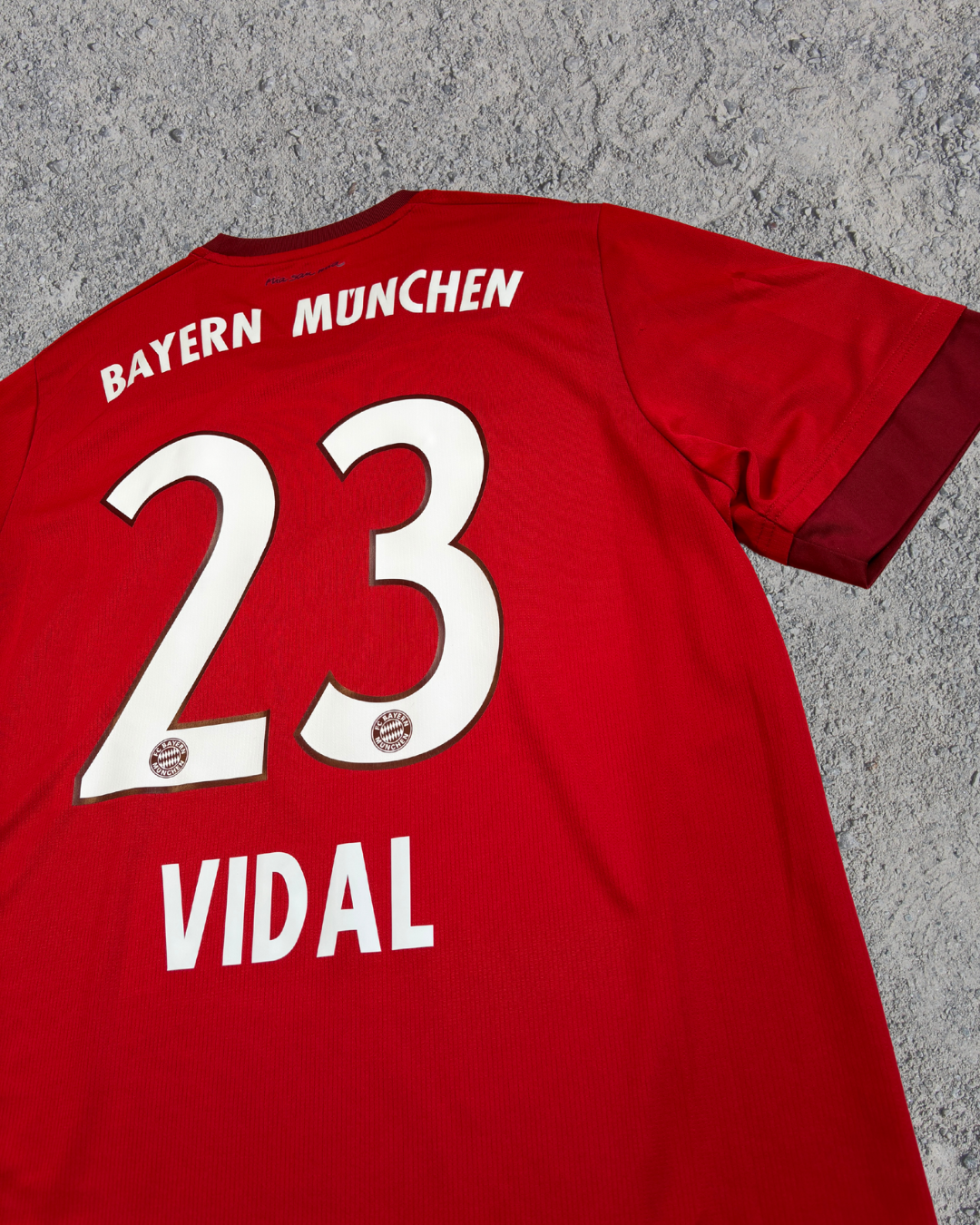 FC Bayern Trikot Vidal (XL) FC Bayern Trikot Vidal (XL)