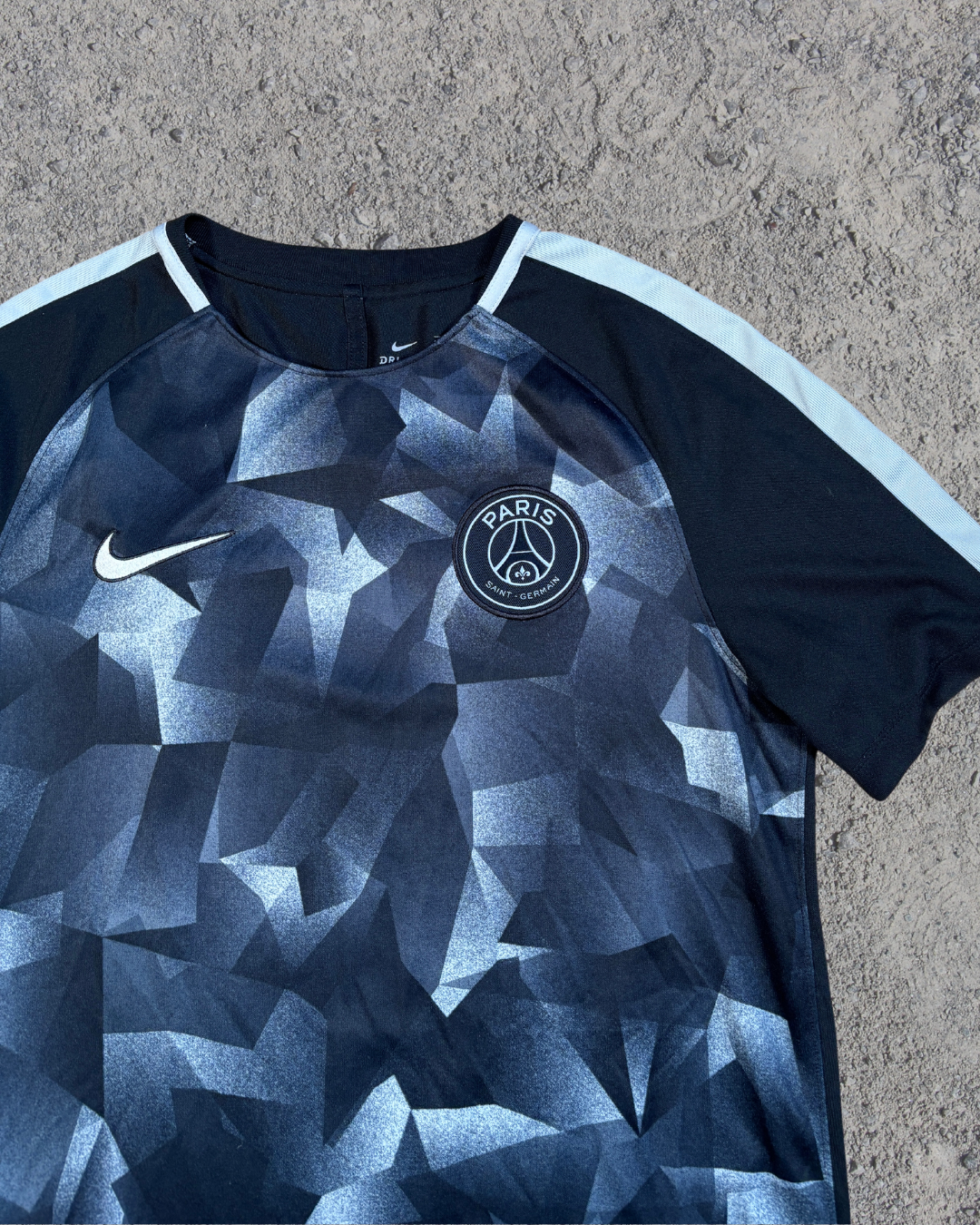 Paris Saint-Germain Trikot Training (M) Paris Saint-Germain Trikot Training (M)