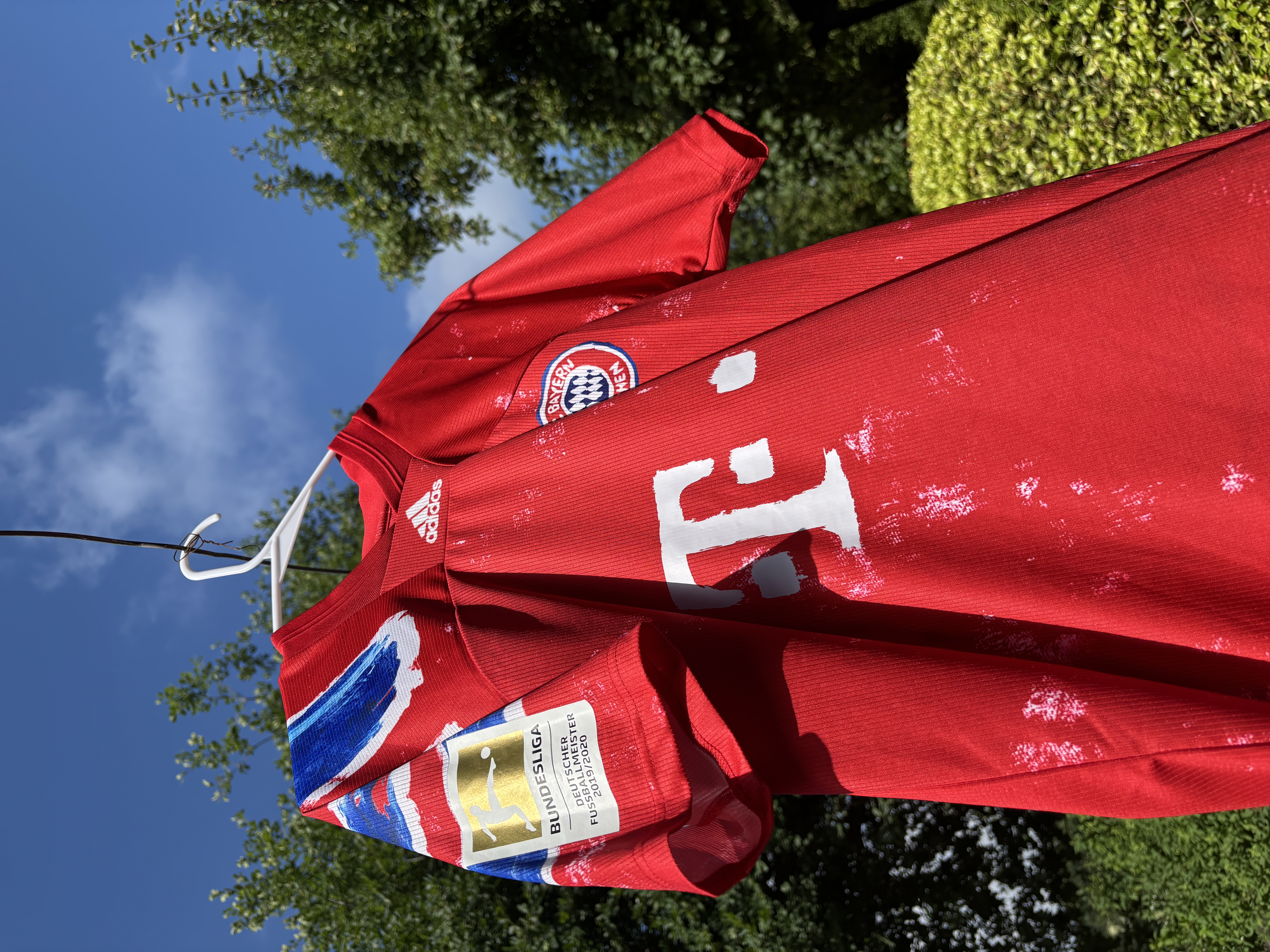 FC Bayern Sondertrikot Human Race x Pharrell Goretzka (S) FC Bayern Sondertrikot Human Race x Pharrell Goretzka (S)