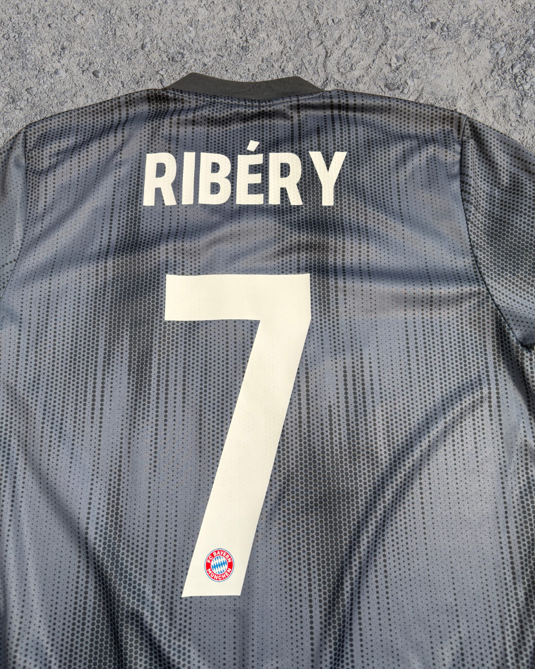 FC Bayern Trikot Drittes Ribery (M) FC Bayern Trikot Drittes Ribery (M)